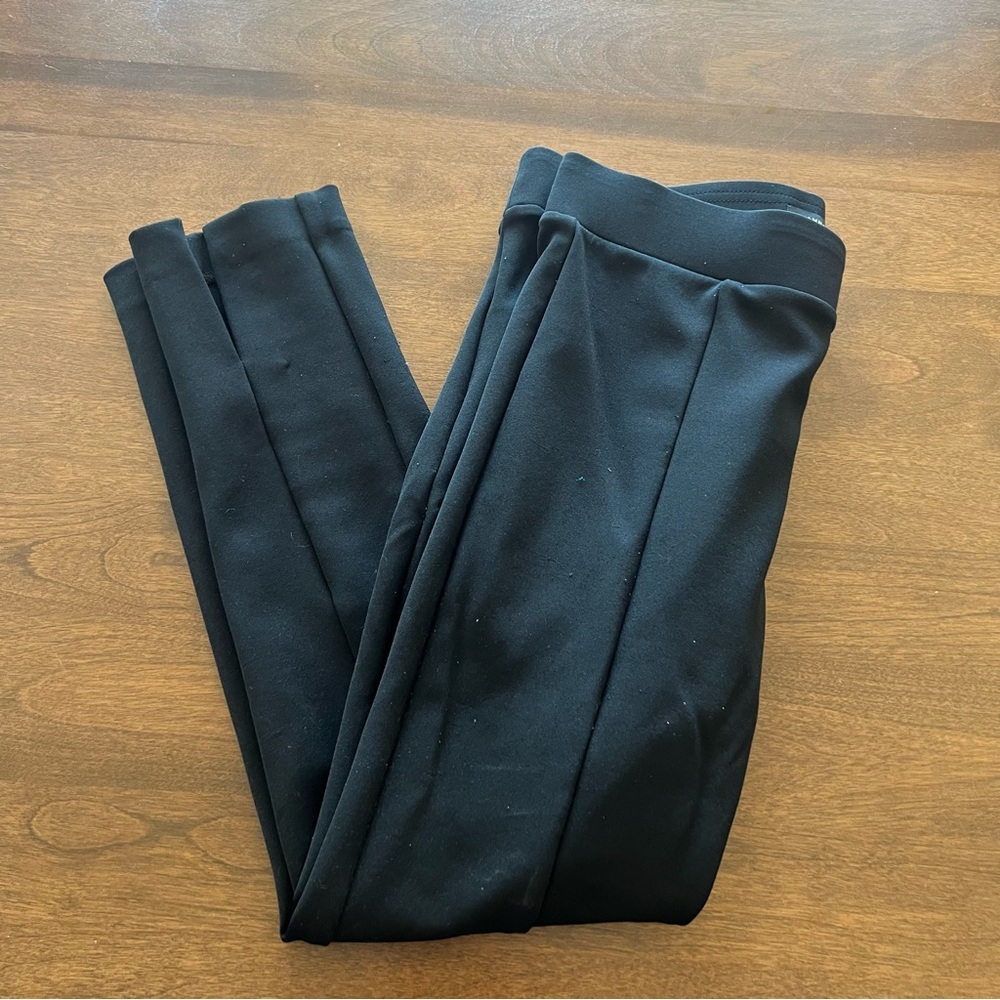 Ann Taylor Petite Black Seamed Pull On Leggings with Back Ankle Slit - Preowned